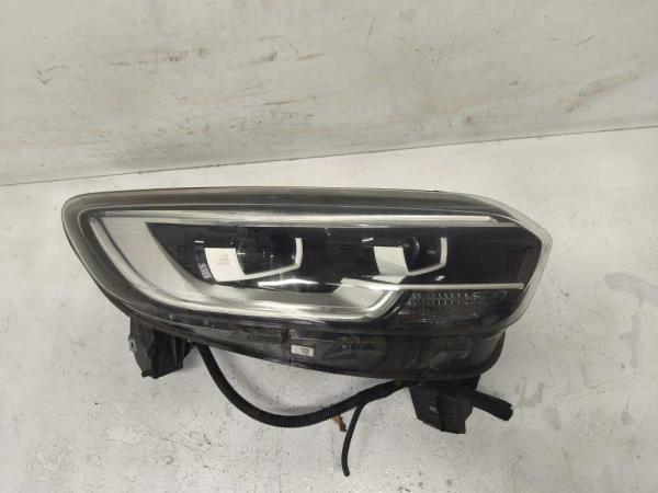 PHARE DROIT RENAULT - Vue 1